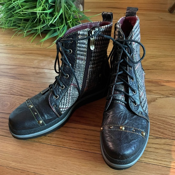 L’Artiste Rehja Leather & Plaid Boots - Picture 8 of 8